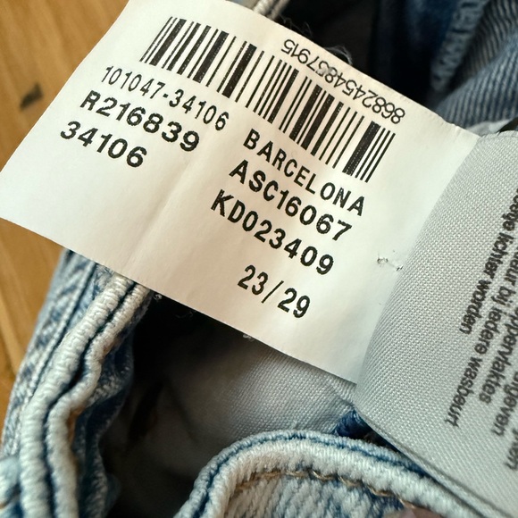 Mavi distressed jeans, “Barcelona”, high rise, wide leg. Great condition! - Picture 6 of 7